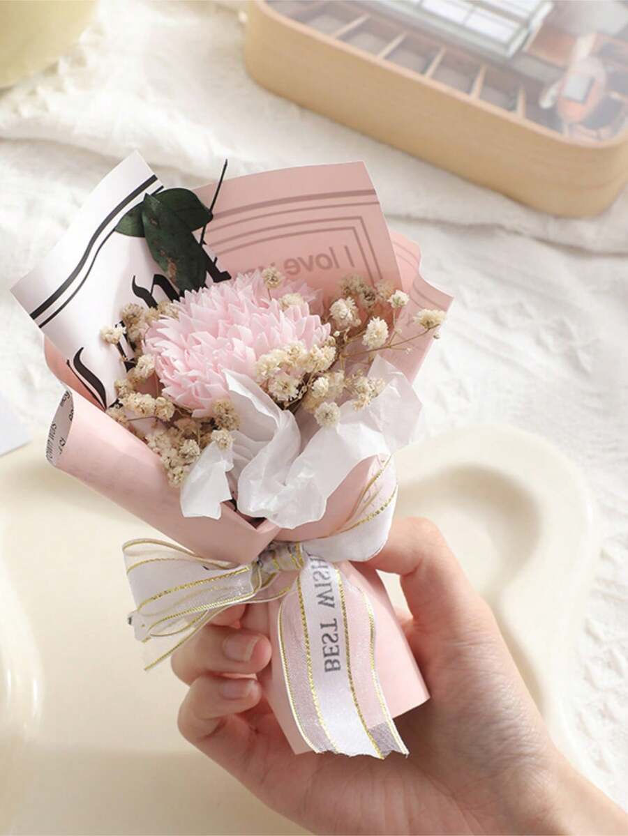 1束人工花束,包括1朵人工玫瑰、勿忘我、薔薇和香皂花礦物水晶花,送給媽媽、最好的朋友和女友的生日或週年紀念日禮物。同時適合母親節、情人節、結婚及家居裝飾用 - 粉色 - 查看 1