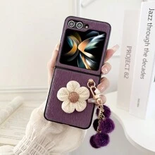 1個紅色塑料表面和pu絨毛花裝飾的手機殼和1個毛茸茸的球掛件,適用於samsung Galaxy Z Flip5 4 3 5g - 紅色 - 查看 6