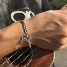 1入組時尚女士十字空心雙鏈手鍊，展現個人時尚風格