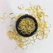 1 盒混合随机美甲装饰，包括金银金属铜板钉、指甲贴纸、日式星形、月亮形、镂空和长条形，适用于美甲沙龙 DIY 指甲饰物指甲宝石美甲用品指甲 - 金色 - 查看 2
