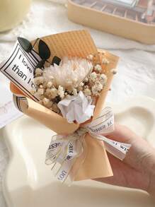 1朵人工花束,包括1朵人工玫瑰、勿忘我、玫瑰和帶有香氣的皂花禮品包裝紙。適合作為母親、最好的朋友和女友的生日或紀念日禮物,也可作為母親節、情人節、婚禮禮品或家居裝飾。 - 香檳色 - 查看 1