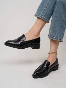 女用尖頭工作鞋,黑色英倫風小皮鞋 - 黑色 - 查看 1