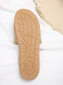 Fashionable Women's Woven Grass Lightweight Comfortable & Versatile Casual Vacation Personality Flat Sandals