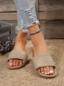 Fashionable Women's Woven Grass Lightweight Comfortable & Versatile Casual Vacation Personality Flat Sandals