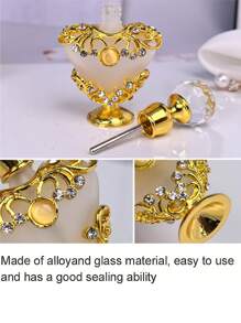 Classica Bottiglia Di Profumo Profumato Vintage Da 5 Ml Con Squisita Decorazione A Diamanti. Bottiglia Vuota Di Olio Essenziale