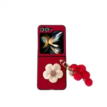 1個紅色塑料表面和pu絨毛花裝飾的手機殼和1個毛茸茸的球掛件,適用於samsung Galaxy Z Flip5 4 3 5g - 紅色 - 查看 15