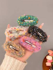 2入組女士色彩繽紛毛絨針織髮夾，適用於齊瀏海，甜美可愛，適合秋冬日常佩戴及多種頭飾搭配 - 綠色 - 查看 7