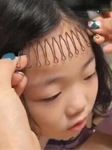 1pc Simple And Cute Flower Heart Circular Wave Comb, Solid Color Hair Styling Tool Crown Hairdresser Hair Accessory - Black - View 3