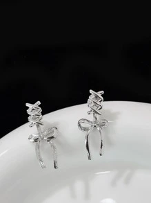 topshiny 1 对优雅的十字交叉金属蝴蝶结耳钉，百搭简约的女性设计，适合日常装扮和派对配饰 - 銀色 - 查看 4