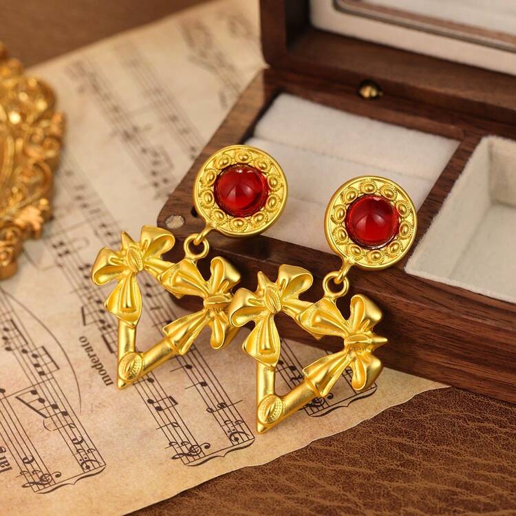 1 Paire De Boucles D'oreilles À Nœud Papillon En Alliage, Forme De Triangle Géométrique Vintage - Rouge - Voir 2
