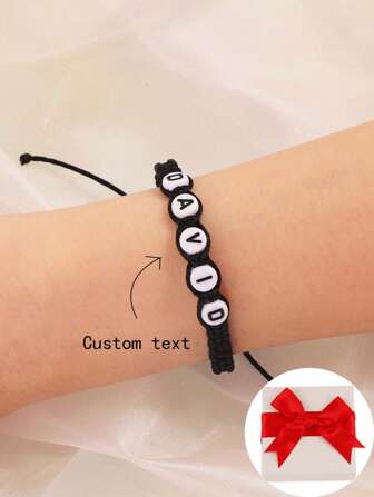 Anpassningsbart handgjort flätat armband med alfabetspärlor, graverbart namn/slogan, lämplig för män och kvinnor, vardagskläder svart, vit, röd, grå, brun snygg, höstmode, vintage, begränsad, enkel, unisex, casual, hipster anpassad, personlig, unik perfekta presenter till honom henne, pojkvän, flickvän, pappa, mamma, familj, vänner, husdjur, son, dotter, mor- och farföräldrar för årsdagar, för alla hjärtans dag, för mors dag, för fars dag, för födelsedagar, för examen, för bröllop, för vardagskläder, för fest, för bal, anpassade modeordsarmband, chic höst, svart, silver, guld, snygg, färgglad, vintage, enkel, unisex, casual, sötnosar, anpassad, personlig, unik, perfekta presenter till honom, perfekta presenter till henne, henne, pojkvän, flickvän, pappa, mamma, familj, vänner, för Årsdagar, För födelsedagar, För examen, För bal, För fest