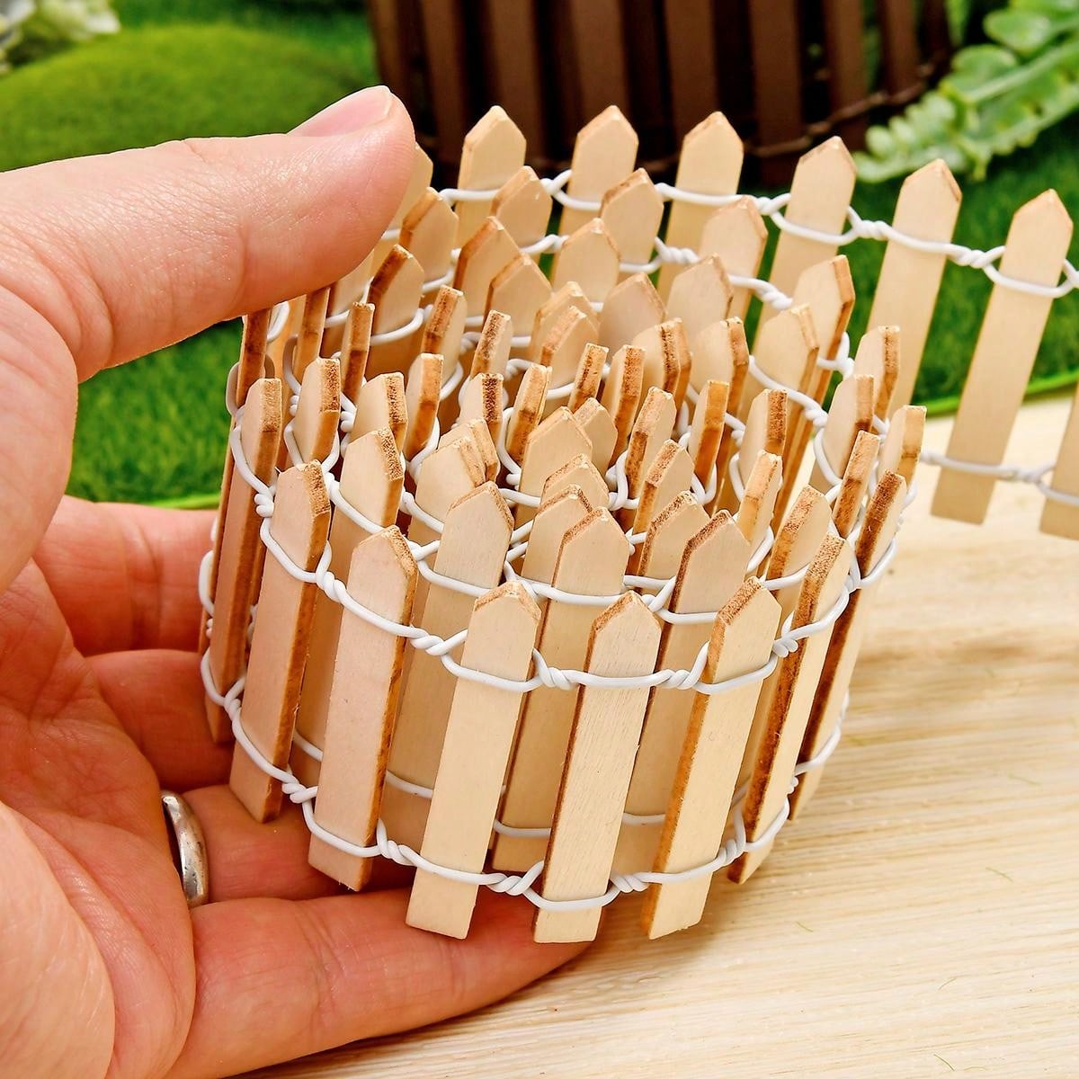 1 pezzo Recinzione in legno in miniatura, adatta per giardino delle fate, micropaesaggio, vasi da fiori, pezzo decorativo, dimensioni: 90 cm x 5 cm,