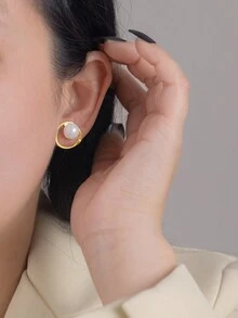 1pair Geometric Triangle Faux Pearl & Pure Silver Stud Earrings With Round Corner For Daily Wear - Silver - View 5