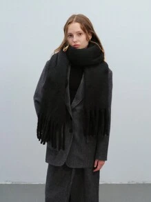 1 件女士纯色休闲街头涤纶围巾，适合秋冬季户外、日常通勤穿着