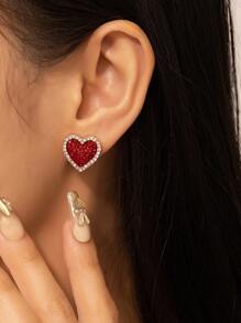 1對女性迷人的鑲嵌心形耳環,不對稱的嘴唇設計,多種風格,適用於情人節和日常穿搭 - 黑色 - 查看 8