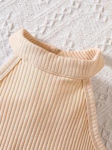 2 件装女婴柔软舒适透气吊带上衣和格子印花短裤，带有分层荷叶边下摆和蝴蝶结，适合休闲、度假、派对和户外活动，适合圣诞节