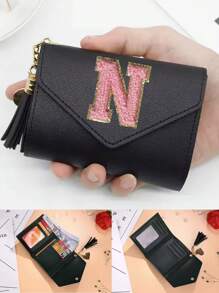 Portofel scurt pentru femei Portofel din piele PU neagră Fată drăguță Poșetă minunată pentru monede 26 scrisori inițiale Moda Femeie Suport carduri de mână Mini ciucuri Portofel
