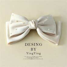 1个优雅蝴蝶结发夹，高品质时尚春季发夹，简约时尚设计，适合日常佩戴、派对、通勤、度假等场合。是打造各种发型、扎马尾辫、洗脸或化妆的绝佳配饰。情人节礼物佳选，也可作为发带、头巾、发箍、吸汗带、发箍、秋冬发饰、女士优雅围巾、女士头巾、柔软头巾等使用。