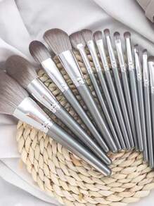 Antevisão do novo conjunto de pincéis de maquiagem Colleague Li de 14 peças, pincel para sombra, pincel para pó, pincel para blush, pincel para