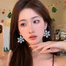 1对冬季女孩可爱欧美圣诞雪花驯鹿角耳环，镶嵌闪亮水钻，甜美耳坠，韩式个性化耳钉，适合舞会、聚会、宴会、送礼等场合。 - 花朵 - 查看 1