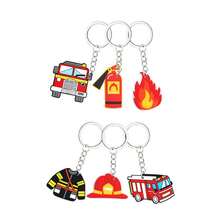 1入組鋅合金鑰匙扣，滅火器、消防帽、消防服、消防車配對鑰匙鏈，適用於家用、汽車鑰匙鏈，多樣配對及多功能鑰匙扣，鋅合金鑰匙扣鑰匙鏈 - 銀色/消防車鑰匙圈1 - 查看 2