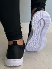 Women Wedge Sneakers - Blanco y Negro - Ver 4
