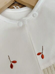 1 件裝嬰兒口水圍兜,搭配可愛蘋果刺繡,時尚可調節,適合日常使用 - 白色 - 查看 8