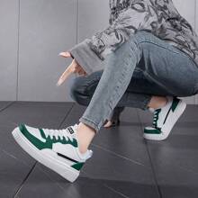 Nuevos zapatos casuales blancos con suela gruesa para mujer, zapatillas deportivas de plataforma, zapatos deportivos unisex, versátil para todas las estaciones
