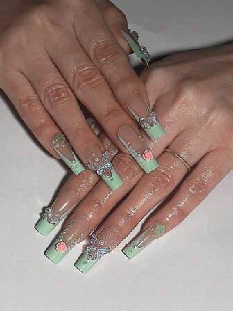 立即升级您的外观与 24 件长方形按压指甲秋季白色月光绿色仙女玫瑰庄园粉绿色山茶花北极光蝴蝶与丝带蝴蝶结仿珍珠绿野仙踪假指甲与果冻胶 1 件和锉刀条 1 件指甲用品指甲