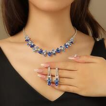 1對耳環+1條項鏈優雅珠寶套裝,銀鍍鋅鉑嵌鑲閃閃發亮的水晶,可搭配每日服飾和派對配件,可選擇自己喜歡的顏色 - 灰色 - 查看 2