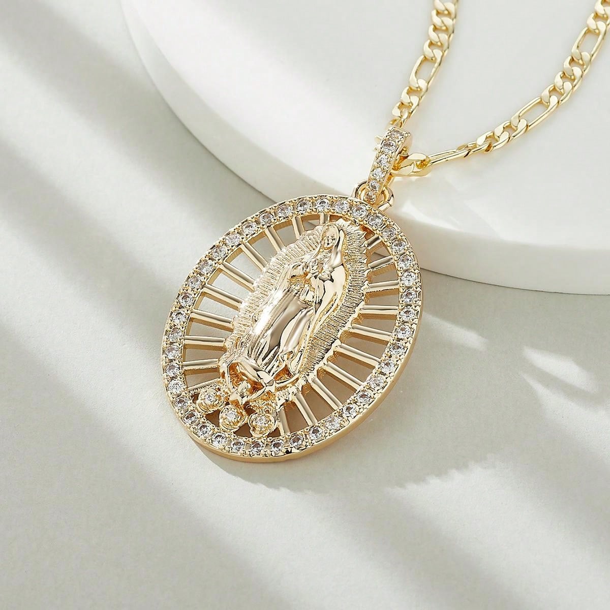Medalla De Cuerpo Completo De La Virgen De Guadalupe Con Zirconia Y Re - Foto 6
