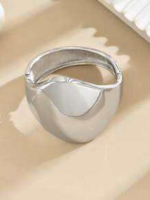 1pc Fashionable Women Geometric Wide Face Rhombus Smooth Zinc Alloy Street Personalized Exaggerated High-Quality Retro Luxury Concise Elegant Lady Bracelet Suitable For Daily Commute, Gathering, Romantic Travel, Business Meeting, Fashion Show - Silver Shield - View 14