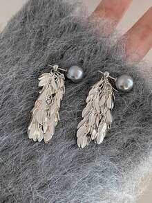 1pc Women'S Grey Iridescent Pearl Fringe Earrings Perfect For Autumn/Winter,An Exquisite Earwear That Can Be Worn In Two Ways To Highlight Facial Features - Silver - View 5