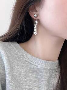 1pc Women'S Grey Iridescent Pearl Fringe Earrings Perfect For Autumn/Winter,An Exquisite Earwear That Can Be Worn In Two Ways To Highlight Facial Features - Silver - View 4