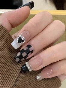 24 件时尚长方形情人节心形棋盘法式美甲套装，镶嵌钻石，提升您的造型，适合派对、舞会和日常佩戴 - 黑色 - 查看 1