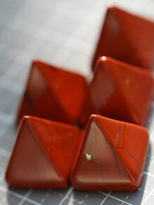 1入組迷你水晶金字塔,適用於女性日常珠寶diy - 紅碧玉 - 查看 1