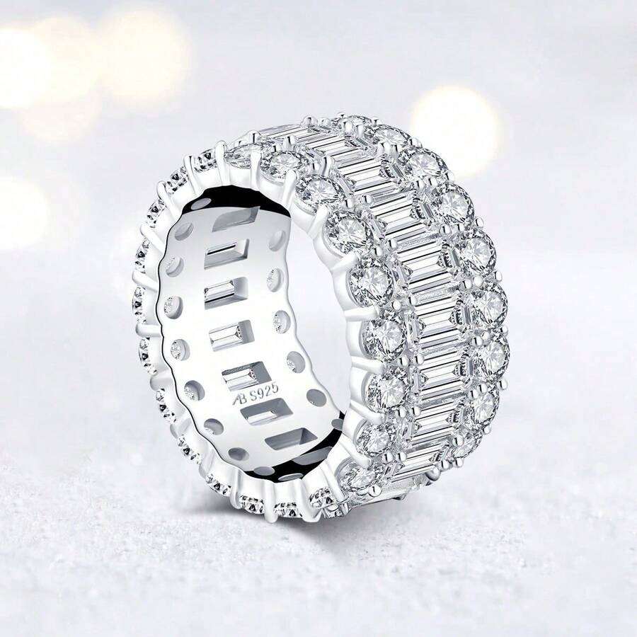 件白色水鑽女式全永恆戒指由 100% 925 純銀製成，搭配祖母綠和圓形切割方晶鋯石。非常適合妻子週年紀念、新娘場合、生日禮物等