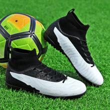 中性成人足球鞋，具有草皮防滑技術的專業訓練和比賽鞋，適用於人工草皮和室內地面，黑白色，有AG（人工草皮）和FG（硬地）釘形設置，高筒設計適合青少年足球或棒球 - 黑與白 - 查看 5