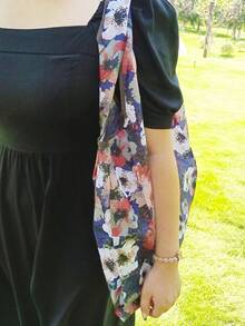 1入深藍色花卉印花可重複使用的購物袋,可折疊的大容量包裝袋,適用於旅行,購物和存儲,耐用且方便 - 藏蓝色 - 查看 5