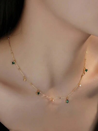 1件时尚S925纯银绿色水滴立方体吊坠项链，奢华简约，适合日常佩戴、聚会和派对。