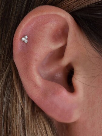 1 stuk 925 Sterling Zilver Driehoekig Oorbellen Met Ins stijl Alle wedstrijden Met strass ingelegd Bal Bal Klein Oor Bot Stoeterij Dames Juwelen Geschikt Voor meisjes Cadeaus