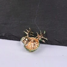 A Simple And Cute Fashionable Faux Pearl Pineapple Brooch With Personalized, Fruit Alloy Metal Dripping Oil Rhinestones, Exquisite Badge For Women And Wowomen Suit Party Clothing Accessories Corsage Pin - Blue - View 4