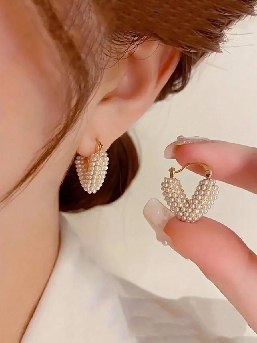 1对创意心形耳环，镶嵌人造珍珠，锌合金材质，优雅复古风格，女士约会耳环 - 白色 - 查看 1