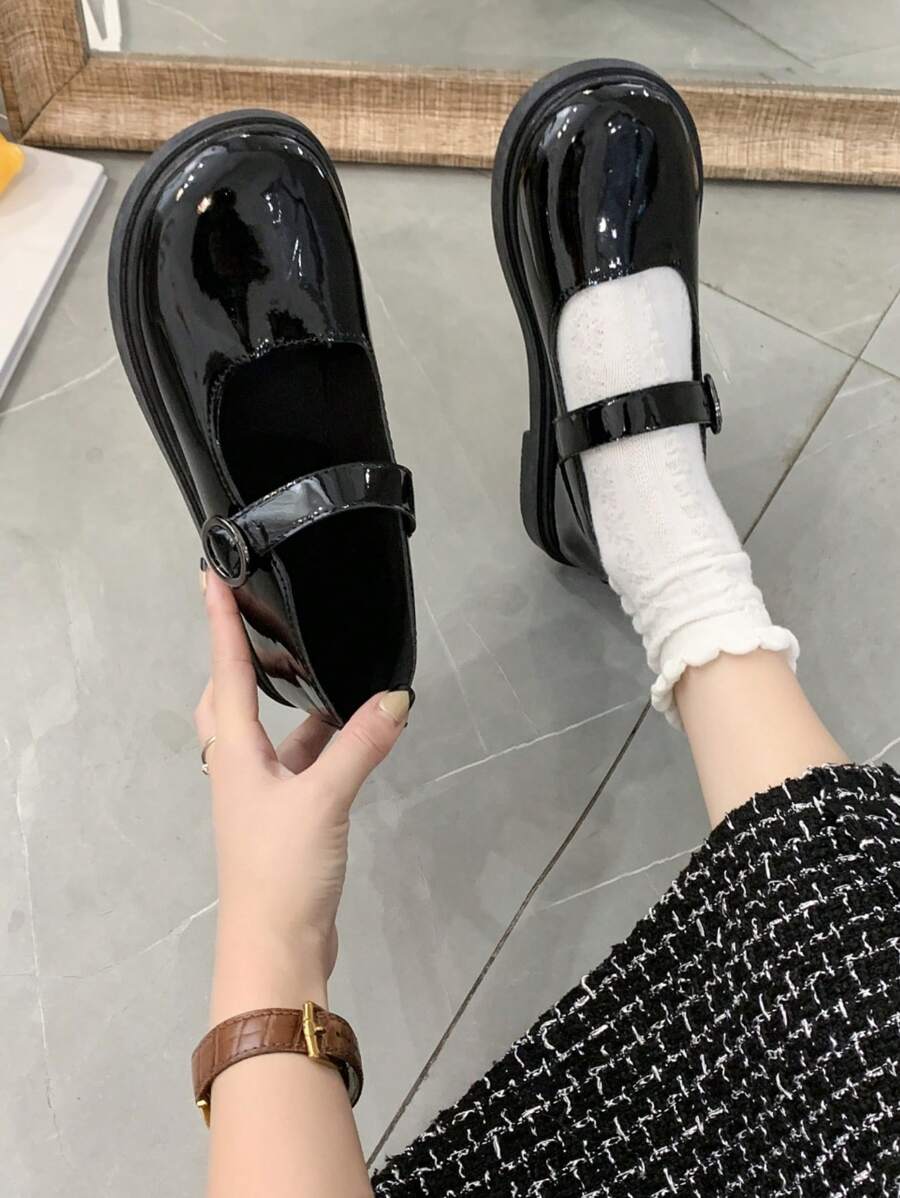 女士时尚玛丽珍平底鞋，新款休闲平底鞋，圆头，低鞋面，英伦风格，漆皮黑色鞋子 - 黑色 - 查看 1