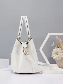 新款经典优雅女士手提包，时尚、耐用、容量大、可单肩和斜挎，设计百搭