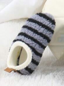 新品上市 毛绒保暖婴儿学步鞋和地板袜鞋，鞋底柔软防滑，适合秋冬季 - 藍色 - 查看 7