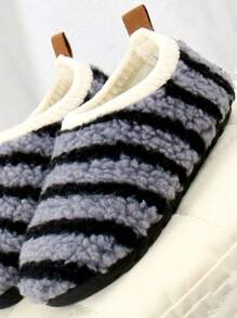 新品上市 毛绒保暖婴儿学步鞋和地板袜鞋，鞋底柔软防滑，适合秋冬季 - 藍色 - 查看 5