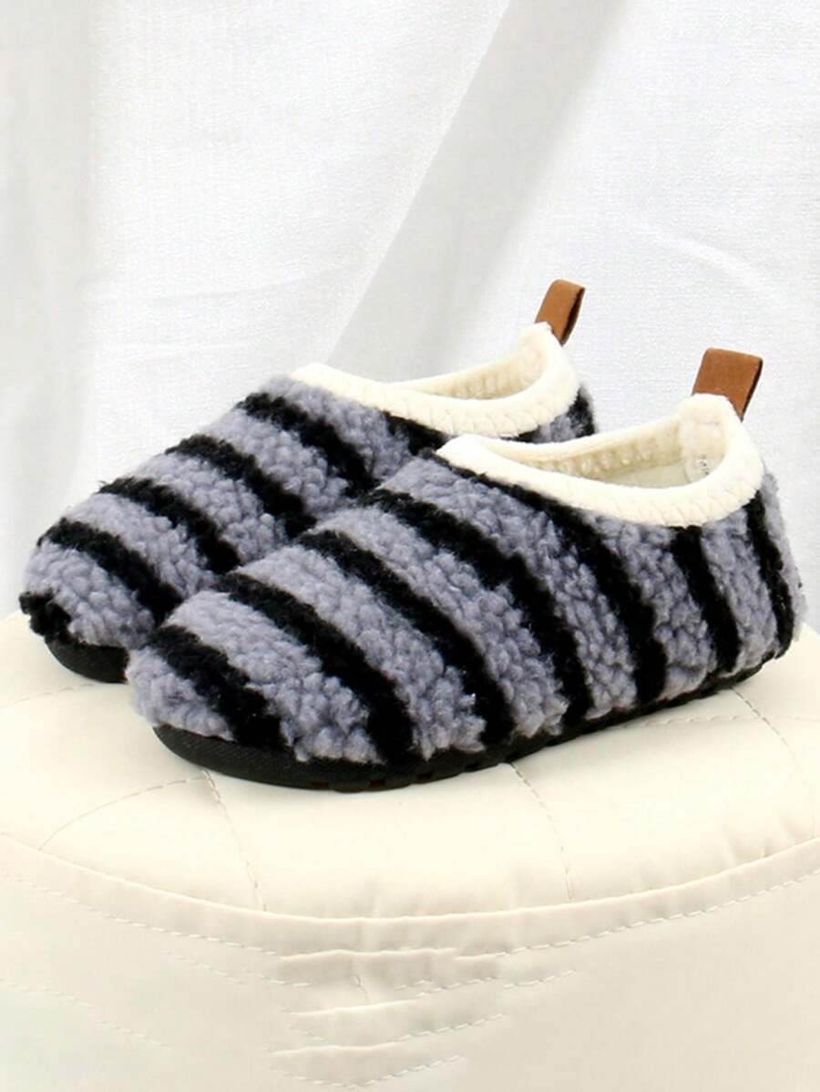 新品上市 毛绒保暖婴儿学步鞋和地板袜鞋，鞋底柔软防滑，适合秋冬季 - 藍色 - 查看 1