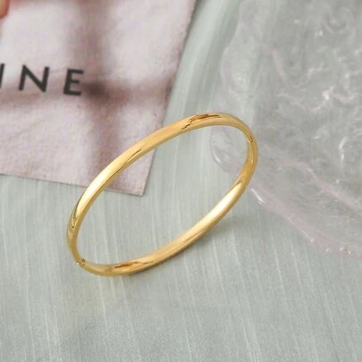 สร้อยข้อมือ เรียบง่าย สแตนเลส นุ่มนวล กลม โค้ง พร้อม มันเงา ผิวพื้น และ เปิด หัวเข็มขัด สำหรับ ผู้หญิง ทุกวัน สวมใส่ 1 ชิ้น