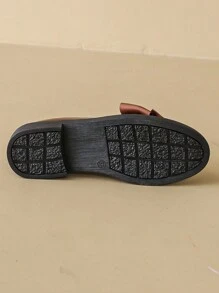 Mocasines casuales de mujer con punta redonda y decoración de lazo en color marrón